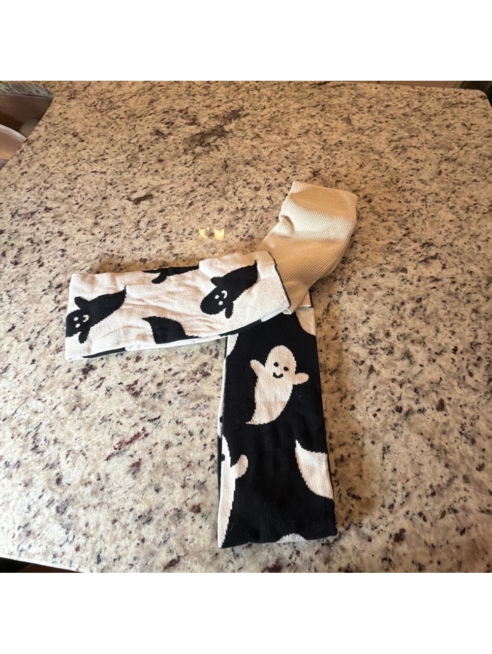 Cynthia Rowley Curious Halloween Ghost Kitchen Towels Set of 3 Black Ivory
